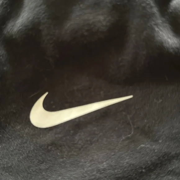 Black Nike T- shirt - Picture 4 of 6